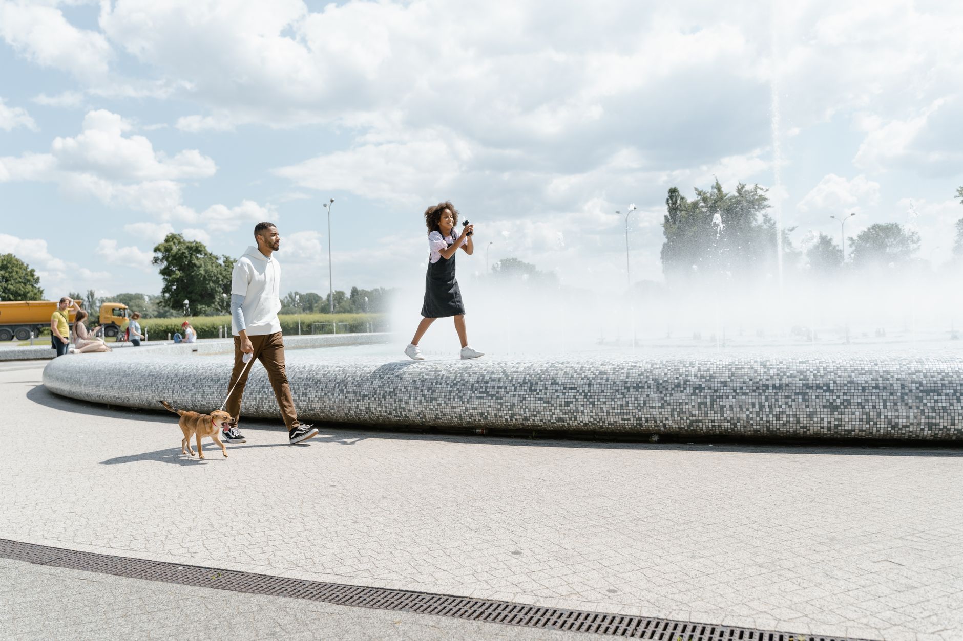 Best Automatic Dog Water Fountain for Outdoors (2026) – Durable, Safe Hydration Solutions for Active Dogs