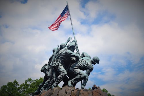 アメリカの国旗, ローアングルショット, 兵隊の無料の写真素材
