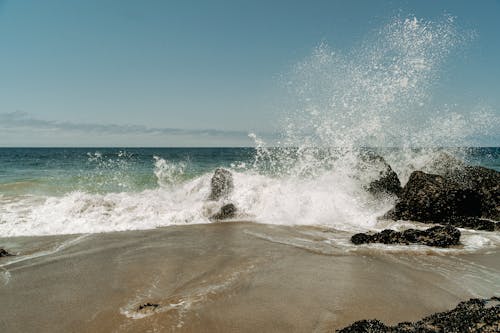 бесплатная Бесплатное стоковое фото с берег, береговая линия, волны Стоковое фото
