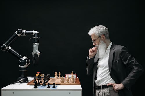 Fotos de stock gratuitas de ajedrez, análisis, anciano