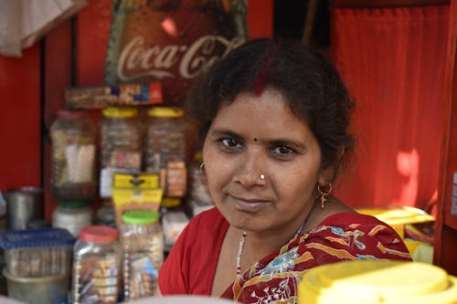 Gratis lagerfoto af butik, gadekunst, indisk kvinde