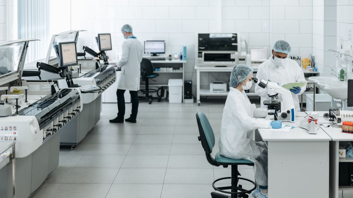 Pesquisa revela que IA aumenta produtividade, mas gera dores de cabeça para gestores