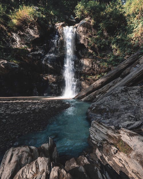 Water Falls on Cliff Rocks