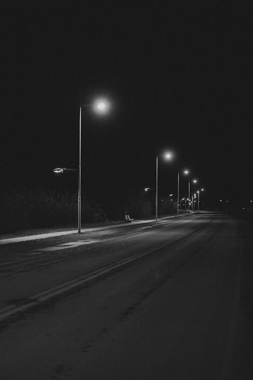 คลังภาพถ่ายฟรี ของ กลางคืน, ขาวดำ, ถนน