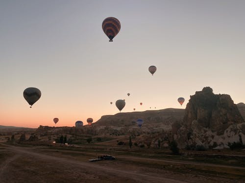 hindi, kapadokya, sıcak hava balonları içeren Ücretsiz stok fotoğraf