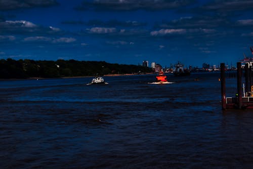 Free stock photo of flow water, hamburg, riverside