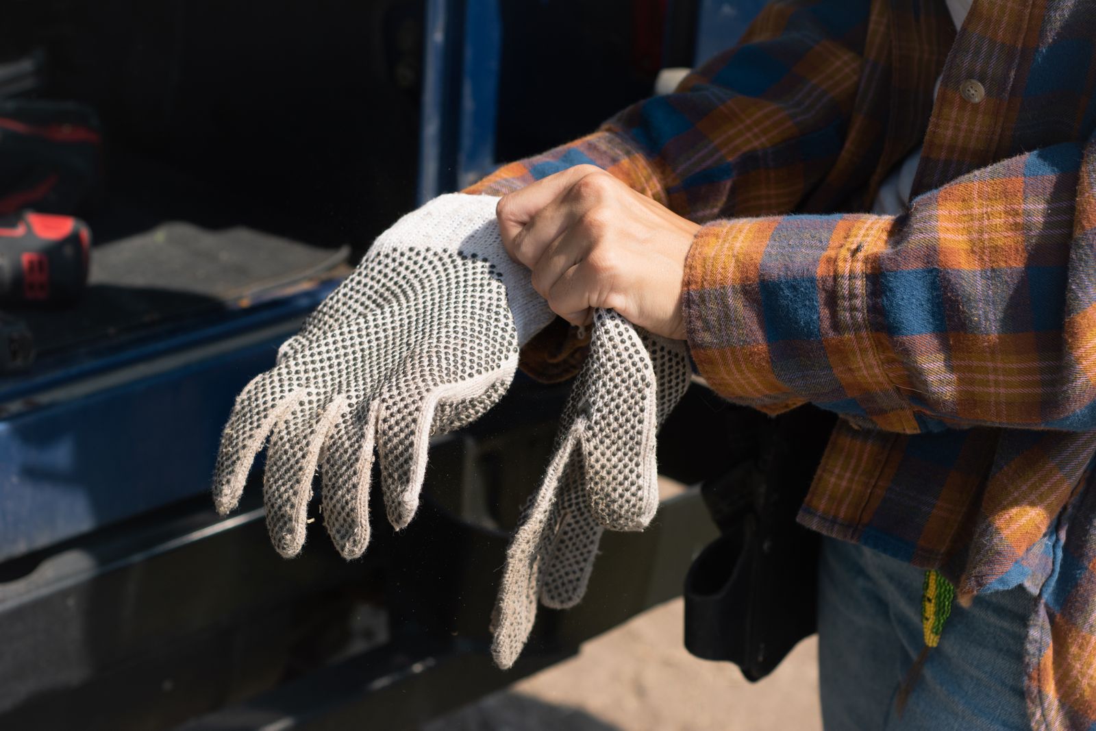 Utility Work Gloves in use