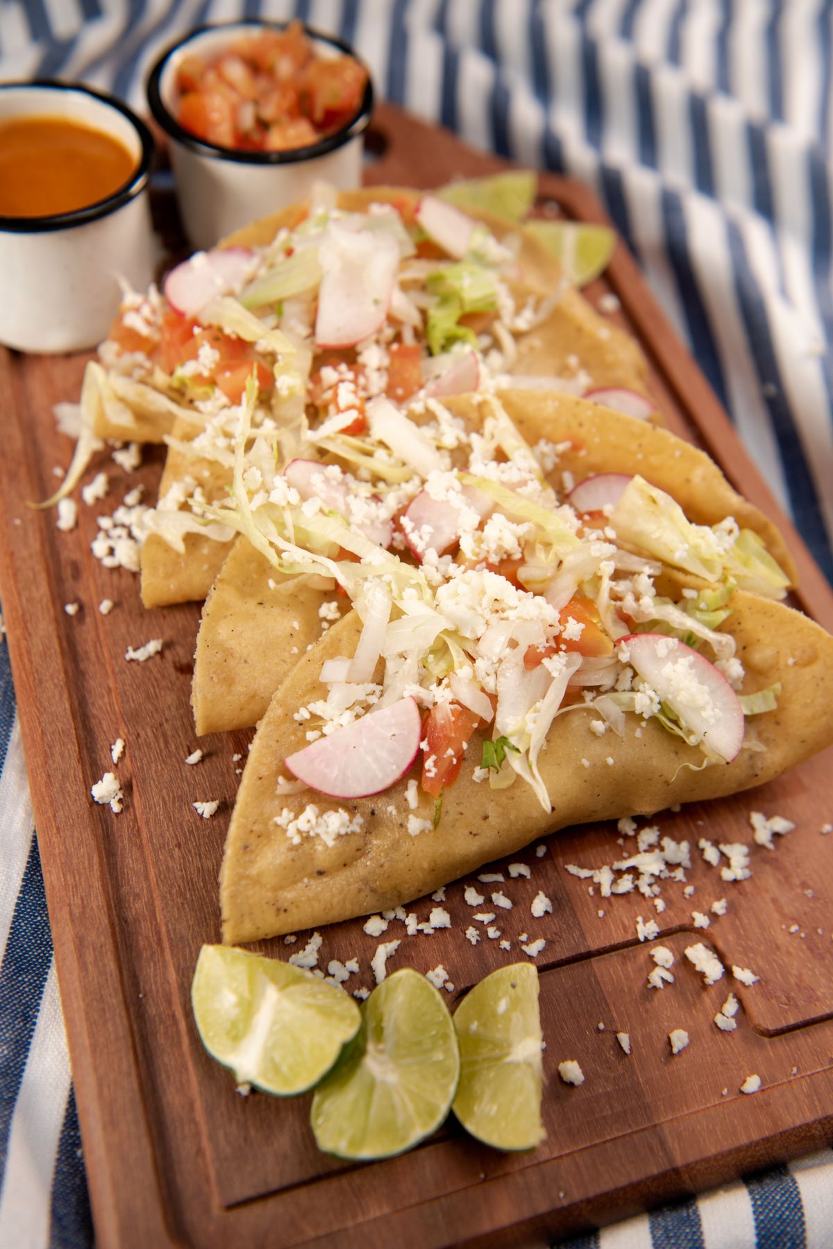 Taco plate restaurant
