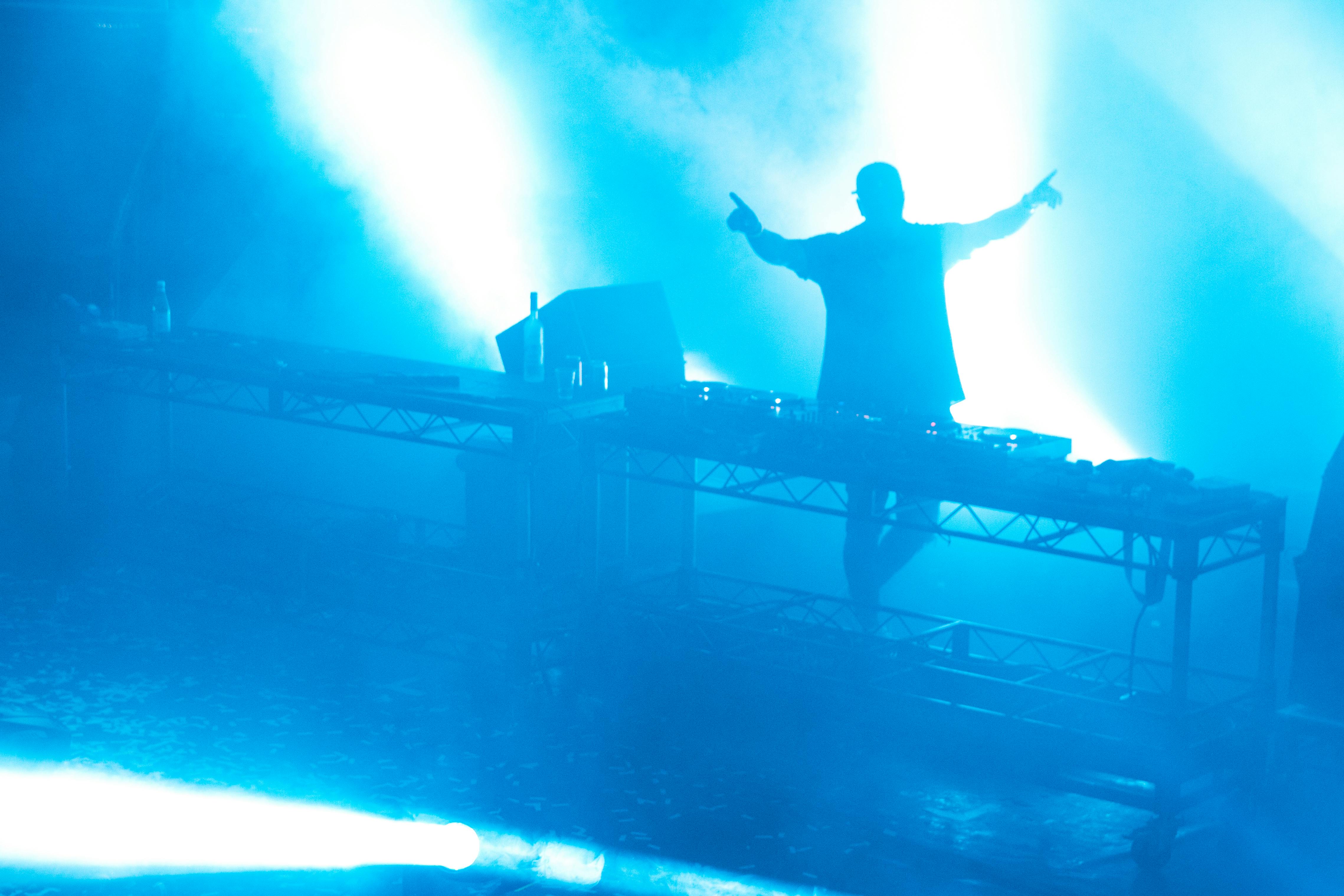 Nightlife Extravaganza: Unleash Your Inner Party Animal in Greensboros Vibrant Nightclubs, Lounges, and Dive Bars