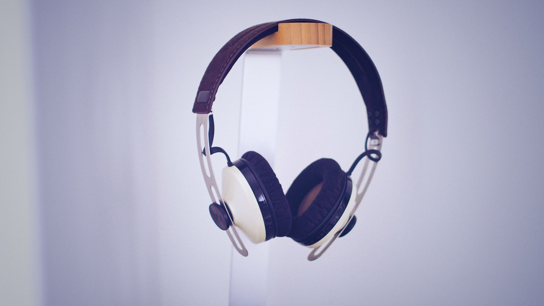 Microphone Setup for Remote Meetings: What to Configure