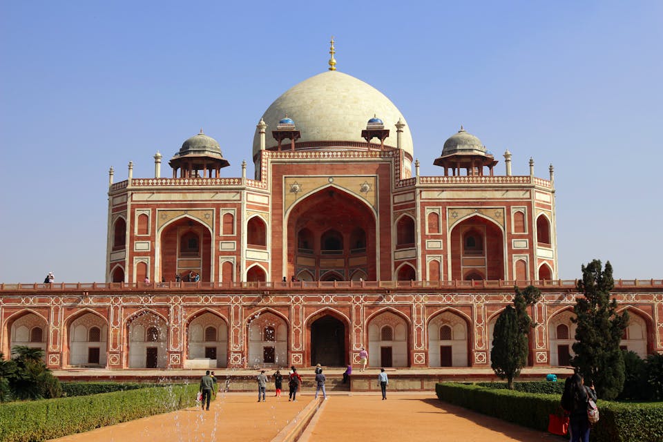 5 Best Historical Walks in Delhi