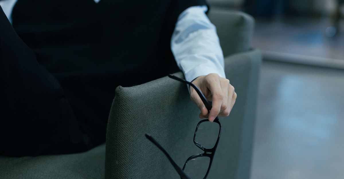 AI 眼鏡的「充電痛點」:NuCurrent 推出 NFC 無線充電方案,讓智慧眼鏡回歸「眼鏡」本質