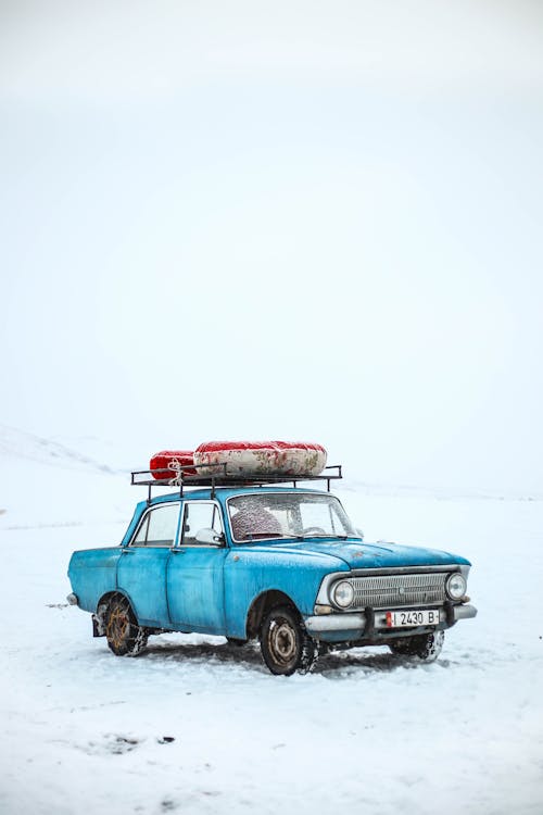 藍箱式轎車