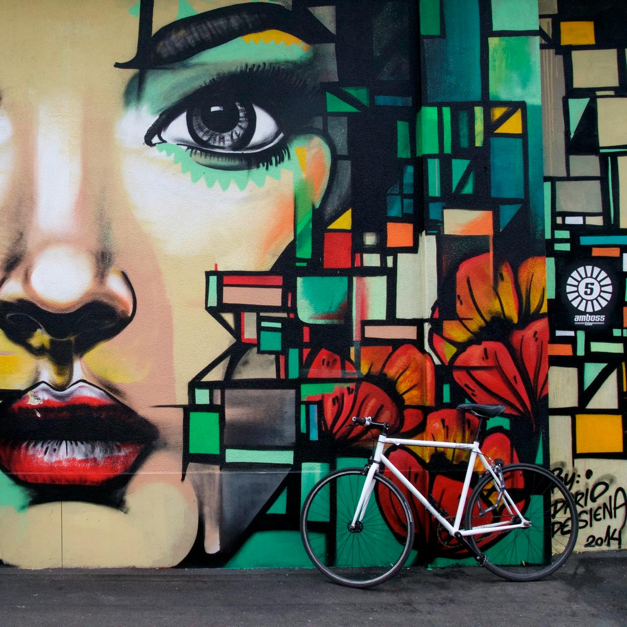 Kostenloses Foto zum Thema amboss, fahrrad, graffiti