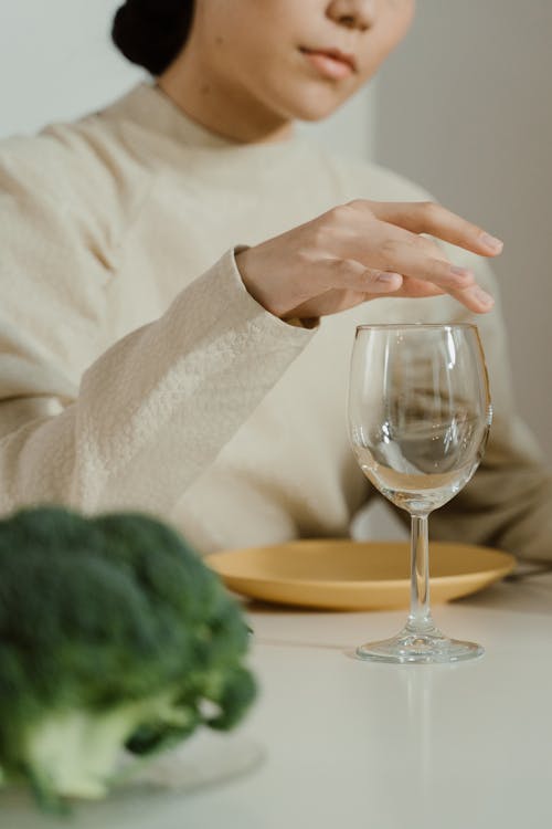 Základová fotografie zdarma na téma bílé víno, brokolice, dotyk