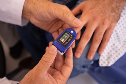 Best Home Pulse Oximeter for Peace of Mind: Dr. Wilson's Pro Review