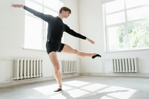 Free Baller Dancer Standing On One Leg Stock Photo