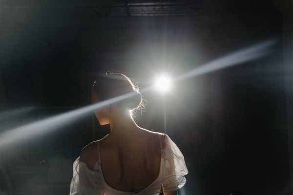 Bailarina em contraluz