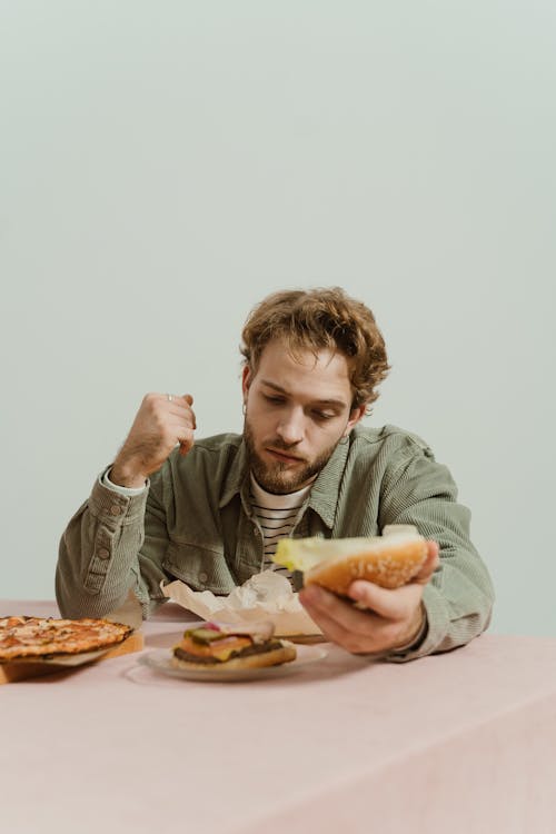 Kostenloses Stock Foto zu bärtig, begrifflich, fast food