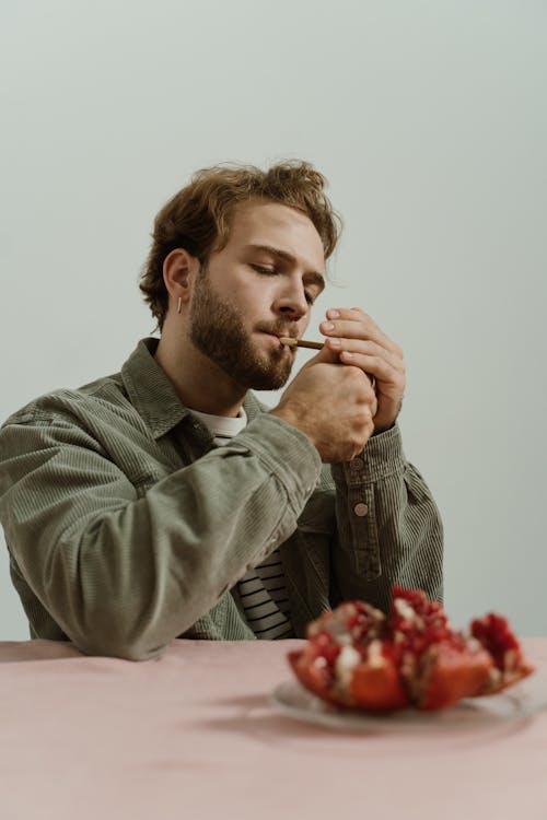 Základová fotografie zdarma na téma cigareta, kouření, muž