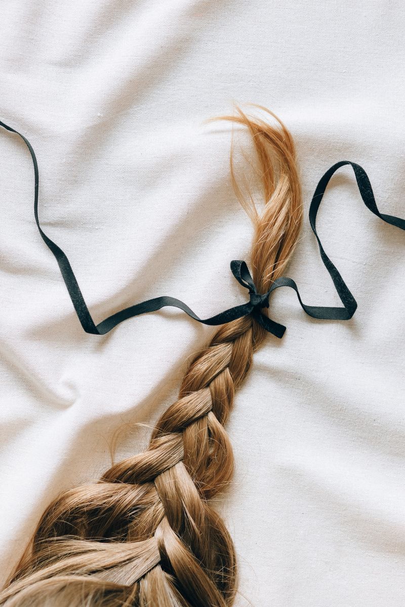 Hair Porosity 2026: How to Test Your Hair and Choose the Right Products