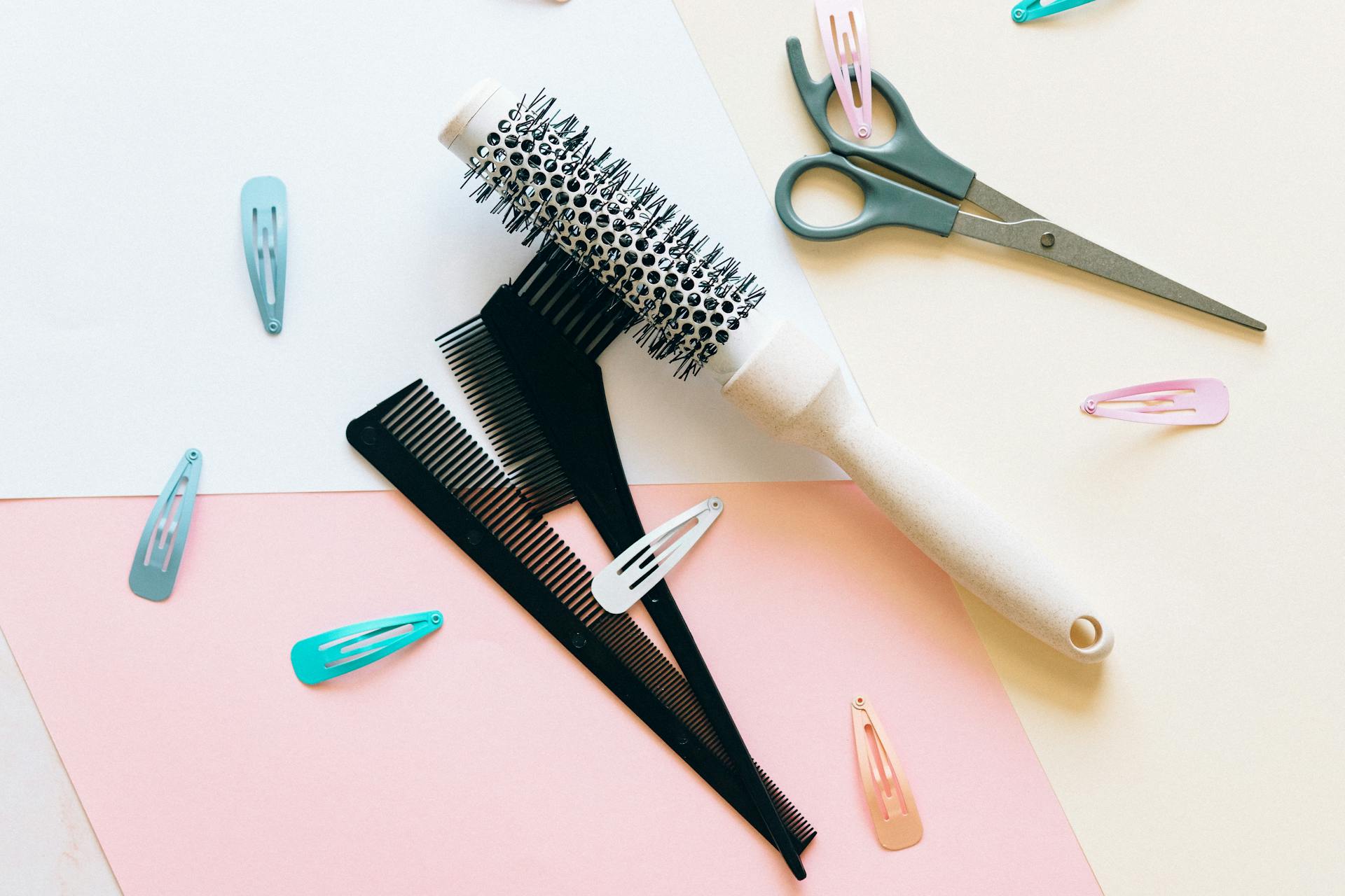 Black Comb on the Table