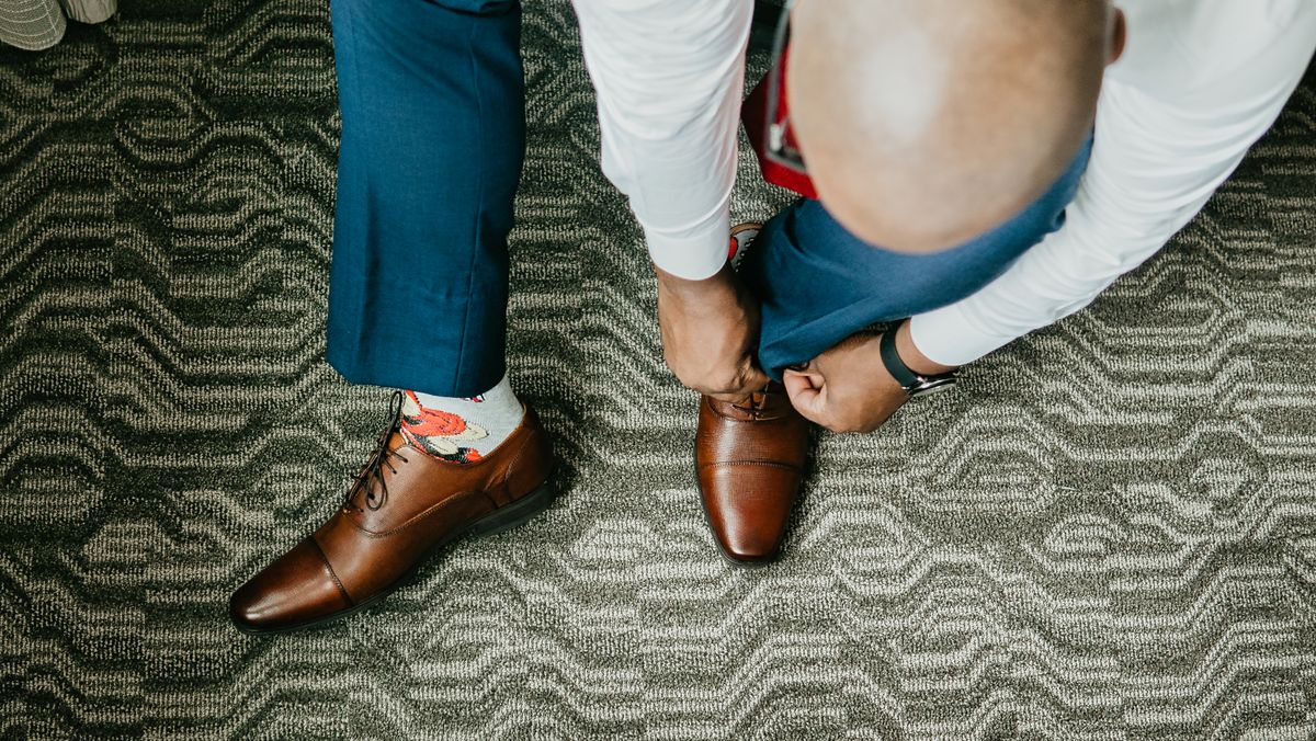 mens wedding guest outfit uk — Reading the Venue and the Season