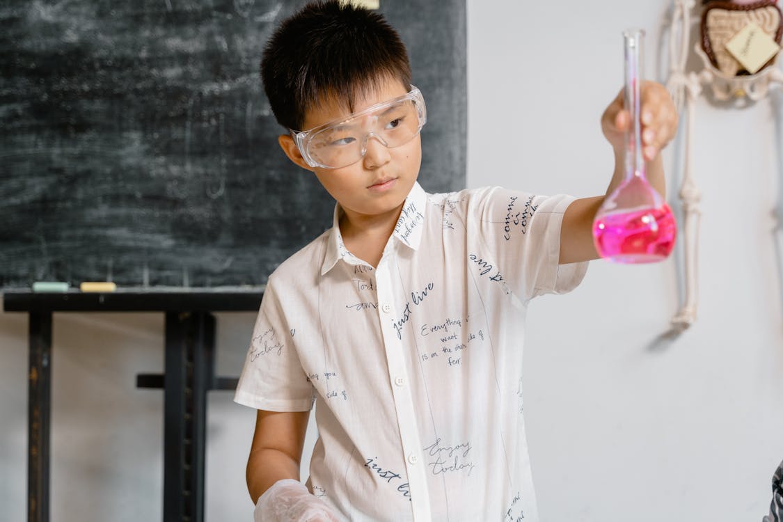 Cudy How to Choose an Excellent Science Tutor for Your Kids