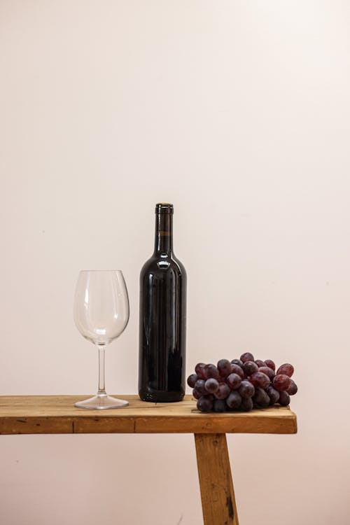 Безкоштовне стокове фото на тему «вертикальні постріл, вино, виноград»