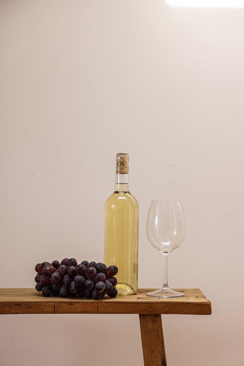 Foto profissional grátis de cálice, copo de vinho, garrafa de vinho