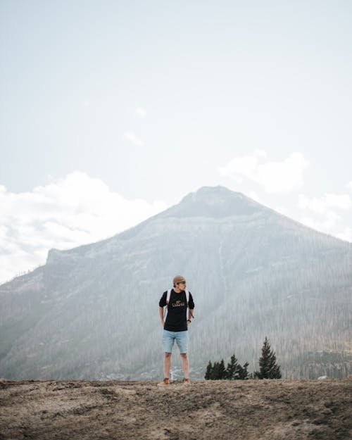 Δωρεάν στοκ φωτογραφιών με άνδρας, βουνό, κατακόρυφη λήψη Φωτογραφία από στοκ φωτογραφιών