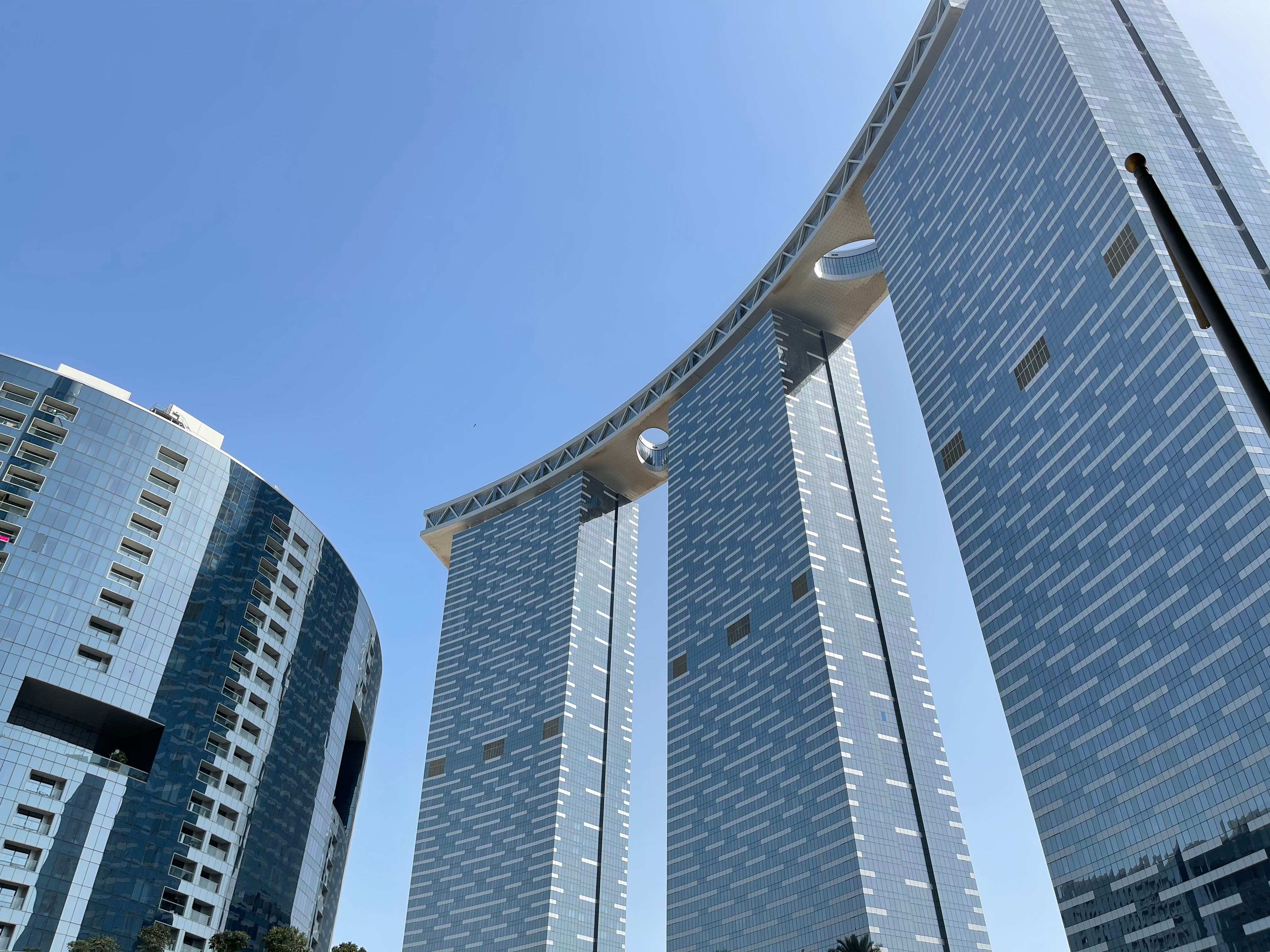 Abu Dhabi Freezes Rents for Residential and Commercial Properties to Stabilize Market