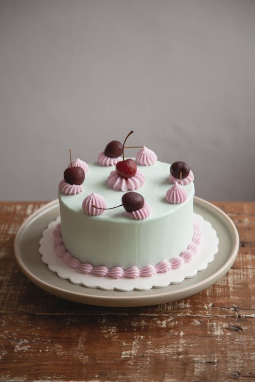 Gratis arkivbilde med dessert, kake, kirsebær