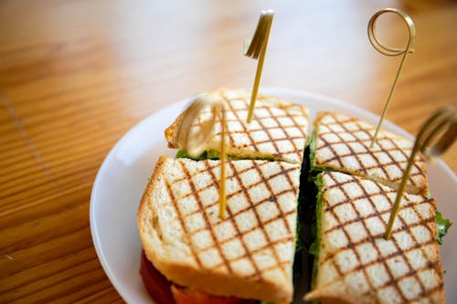 Безкоштовне стокове фото на тему «їжа, керамічна тарілка, сендвіч» стокове фото