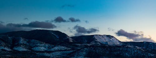 Foto profissional grátis de azul, montanha, neve