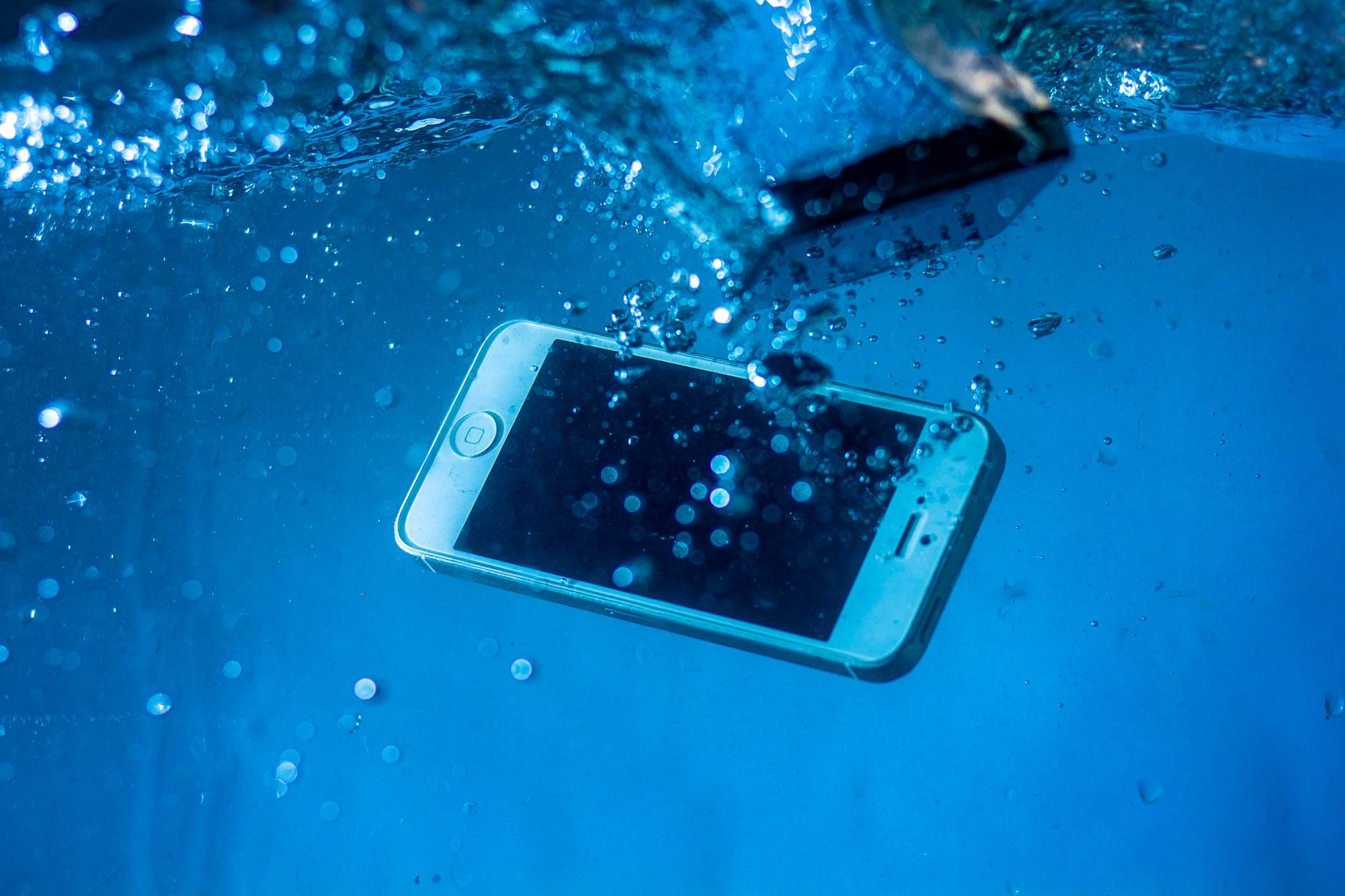 iPhoneの水抜きでやってはいけないこと4選
