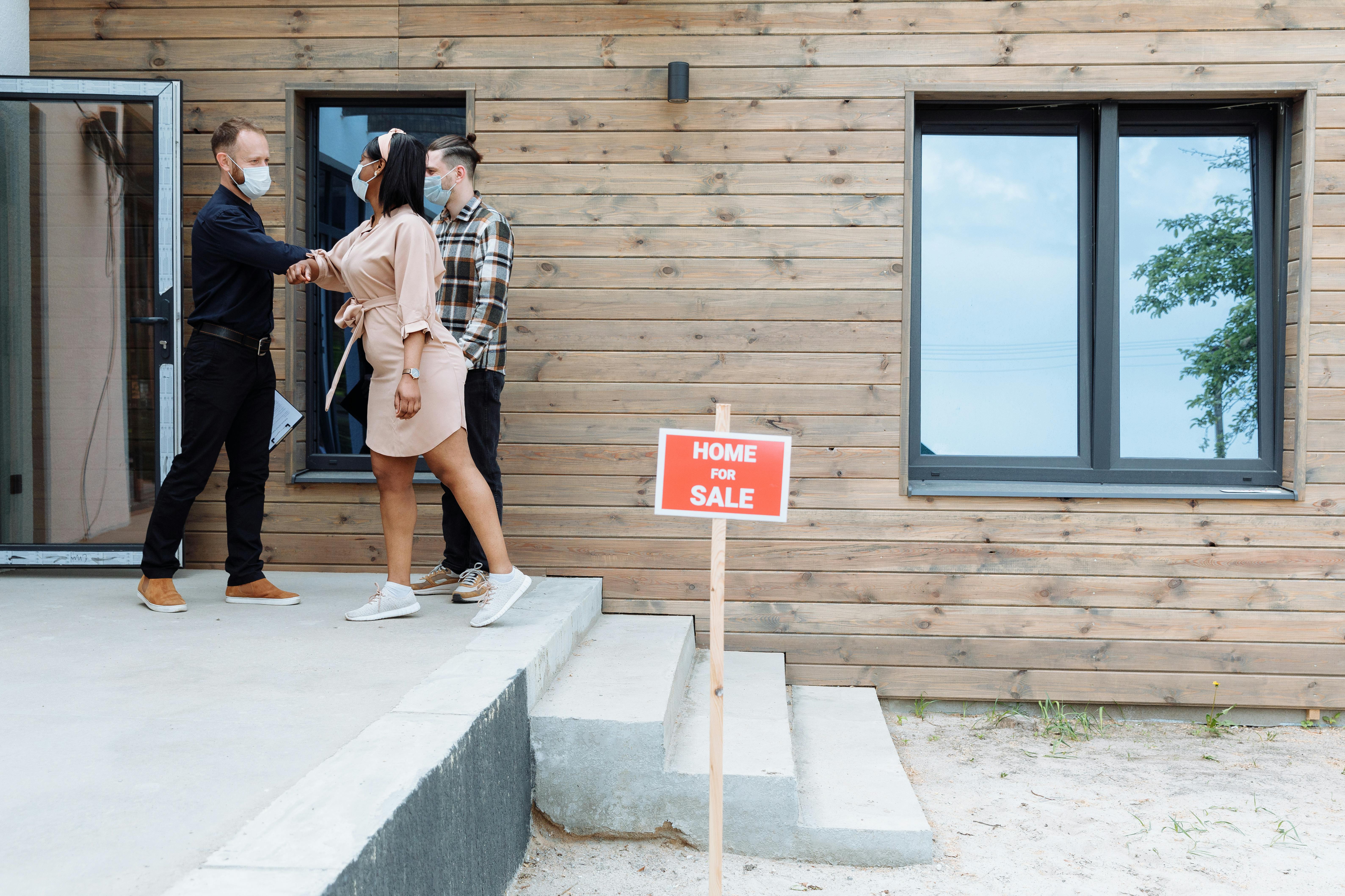 Will Mortgage Rates Drop to 5% in 2026? — Photo by Thirdman on Pexels