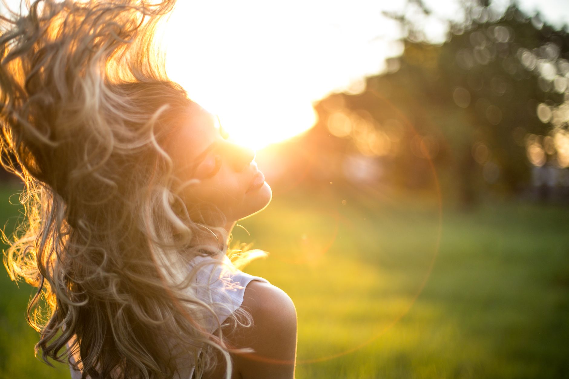 Sun-Kissed Strands: Achieving Lighter Hair Naturally with Sunlight