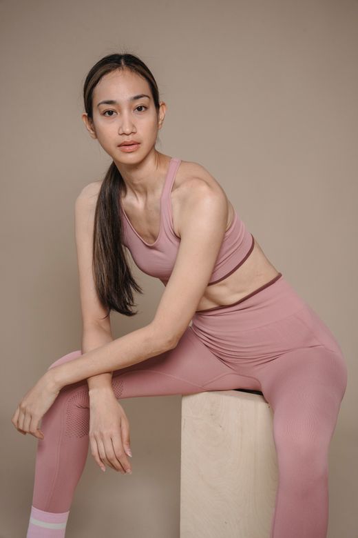 Everloft ribbed bra on model — photo by Sasha Kim on Pexels