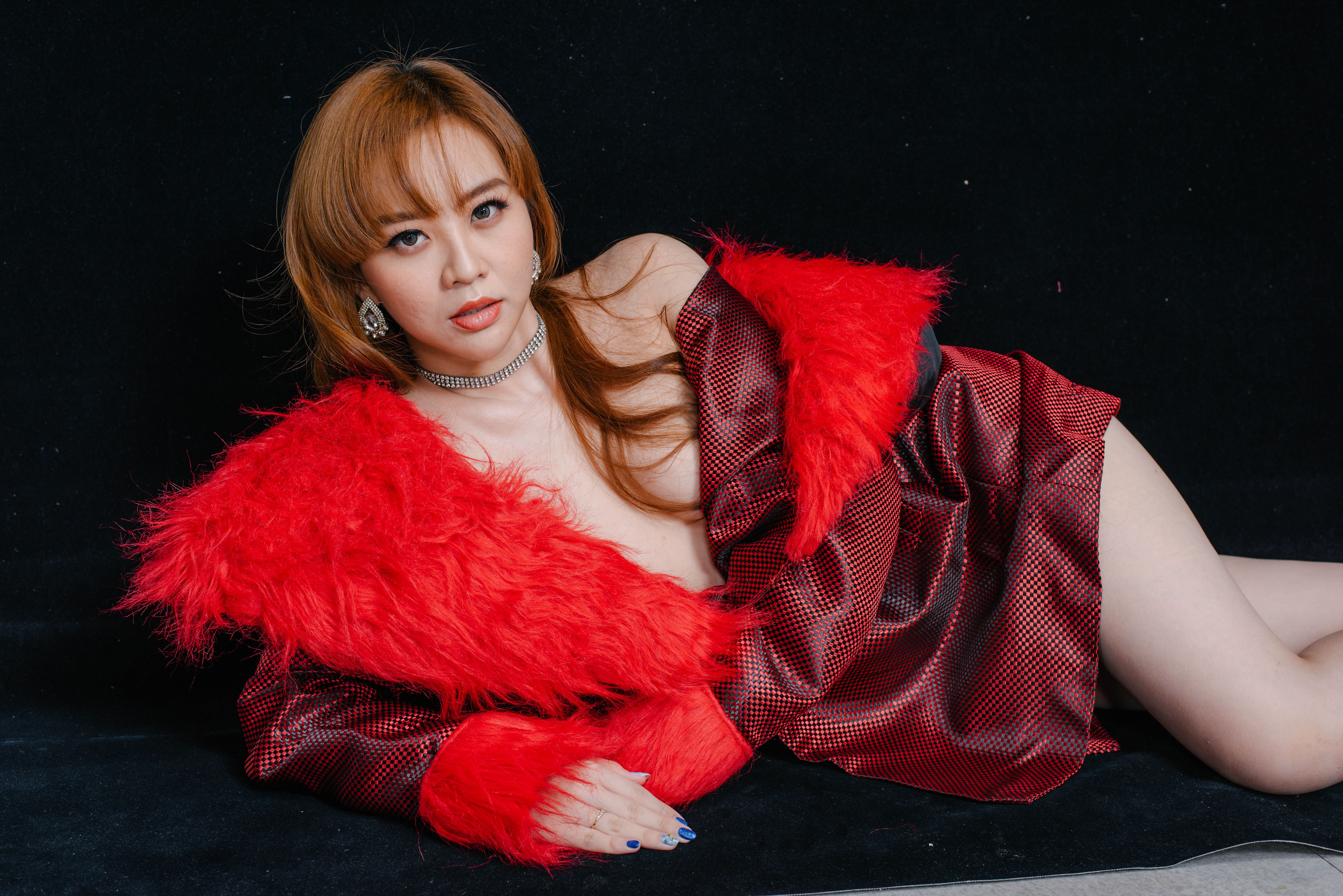 「フリーレンが泣いてるシーンやん」LiSA、“衝撃”の地べたで泣き顔にファン「こんな表情は見たことない」「ギュッとしたくなるほど守りたい」(中日スポーツ)