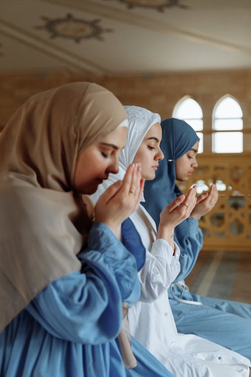 無料 イスラム教徒, イスラム教徒の祈り, ヒジャーブの無料の写真素材 写真素材