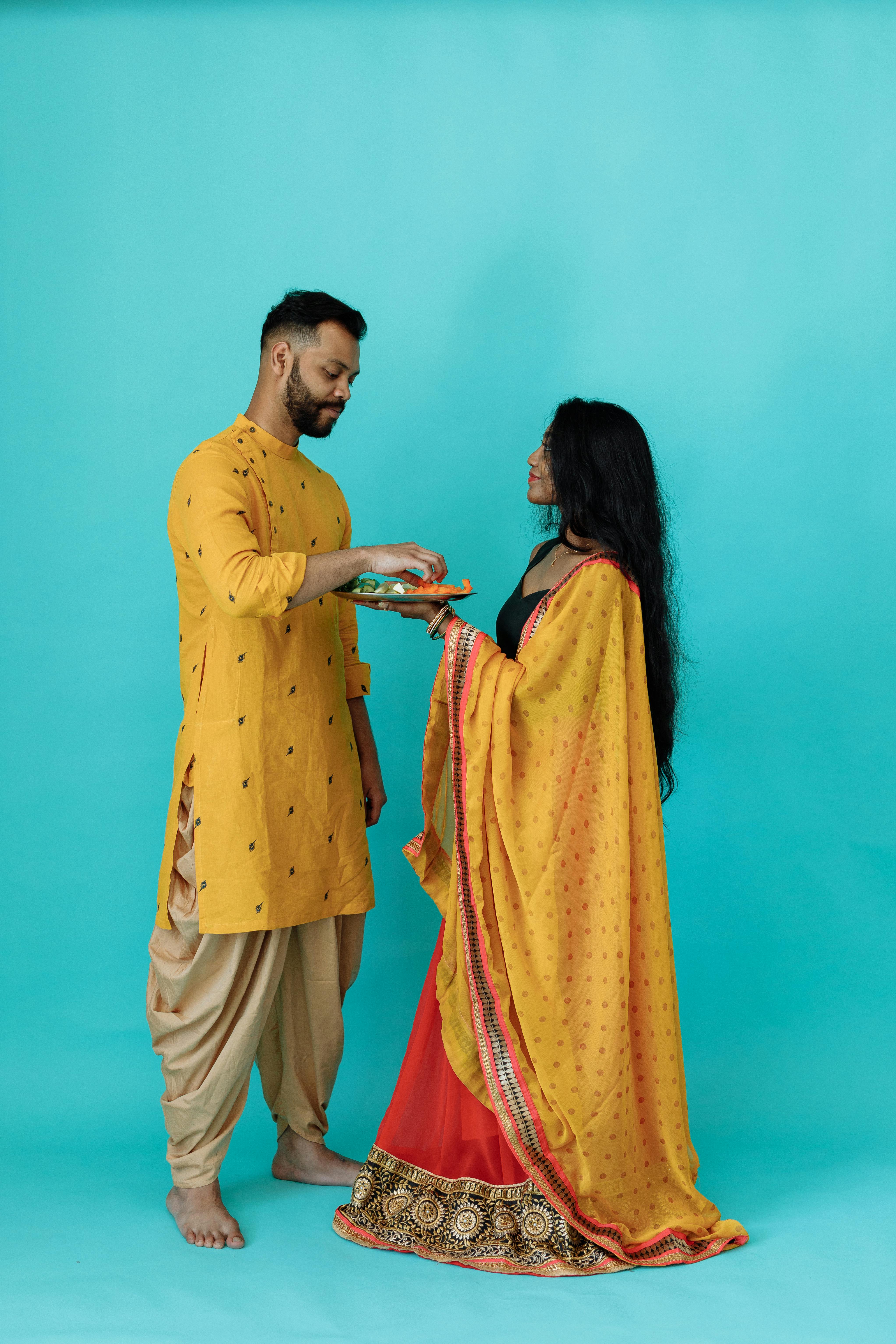 Pin by ManDy Ca on Punjabi couple | Couple photoshoot poses, Couple  photography poses, Couples photoshoot