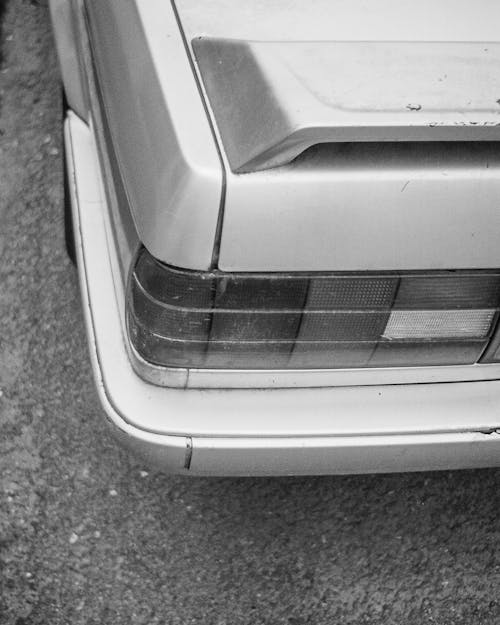 Free Black and White Photo of Retro Cars Taillights Stock Photo