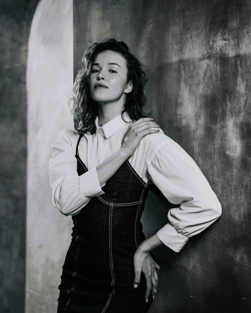 Darmowe zdjęcie z galerii z czarno-biały, dżins, fotografia mody