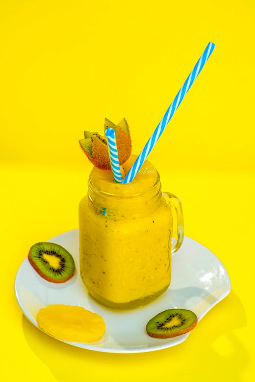 A Cold Delicious Kiwi Smoothie