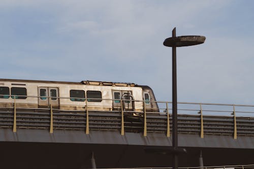 Kostenlos Kostenloses Stock Foto zu blauer himmel, draußen, eisenbahn Stock-Foto