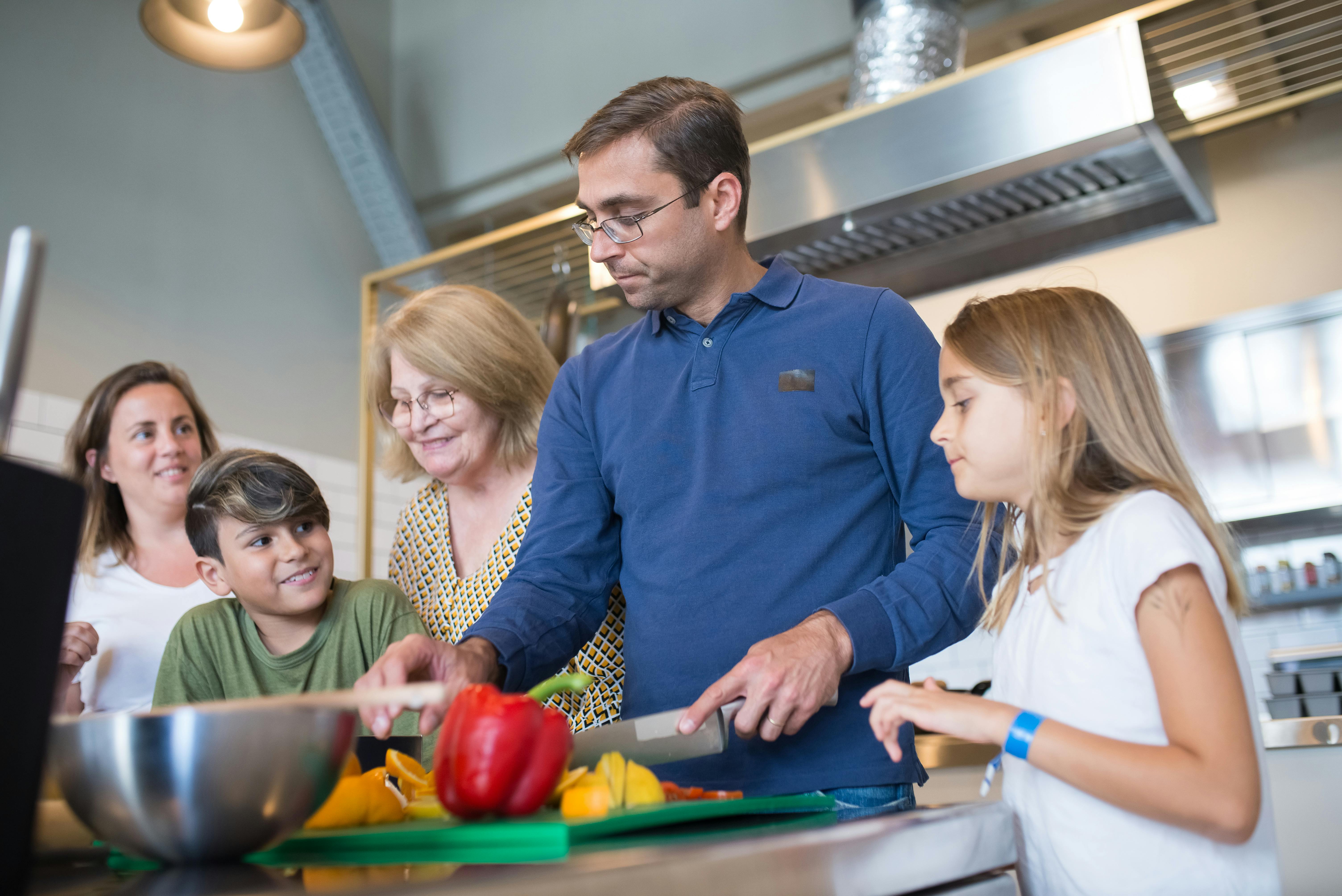 home cooking family meals — Photo by Kampus Production on Pexels