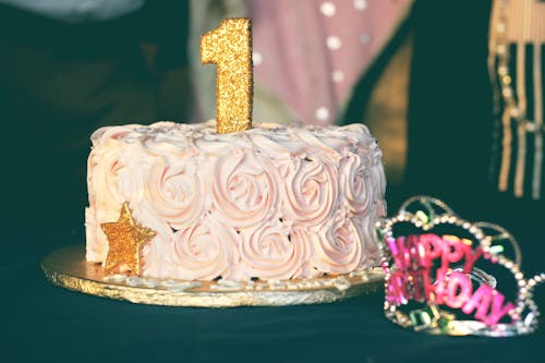 Free Close-up Photography of Pink Birthday Cake Stock Photo