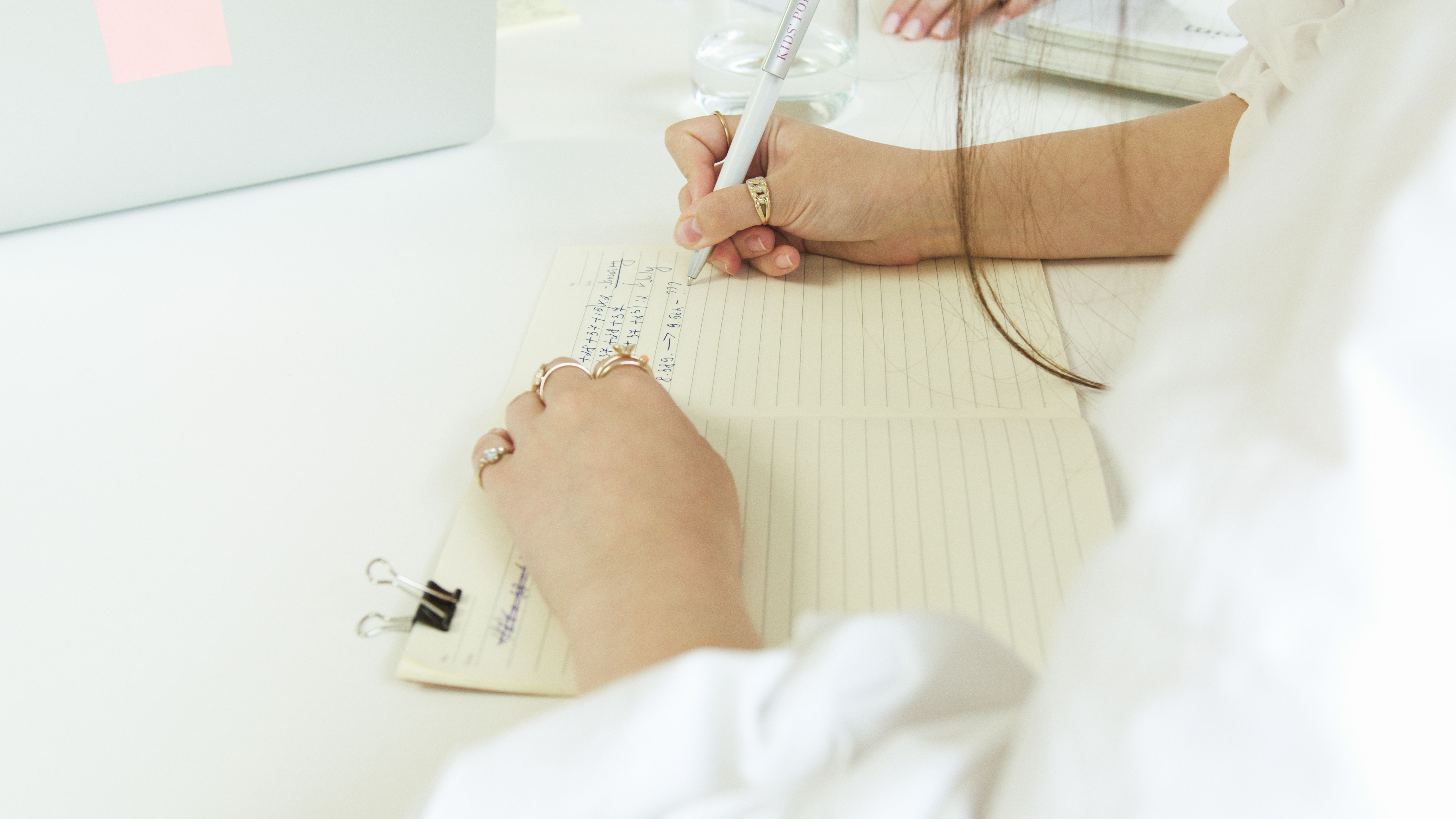 Everyday ideas for a consistent wake-up time — a gentle guide