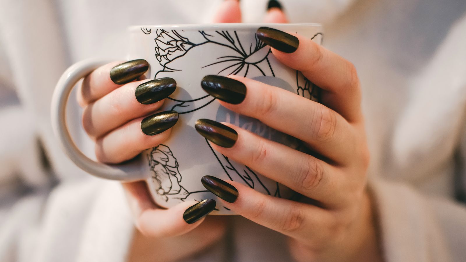 A Cut Toe During Cuticle Trimming and a Color Mismatch at TenTen Nail Spa Buckhead